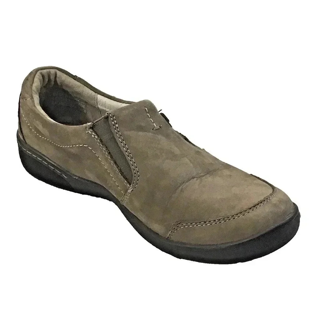 Clarks Taupe Leather Slip On Shoe Size 6.5M Comfort Casual Cute Work Weekend